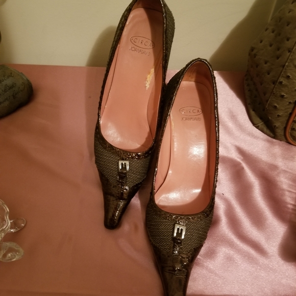 Joan and David Brown Two-toned Slides, Size 7M - Picture 3 of 6